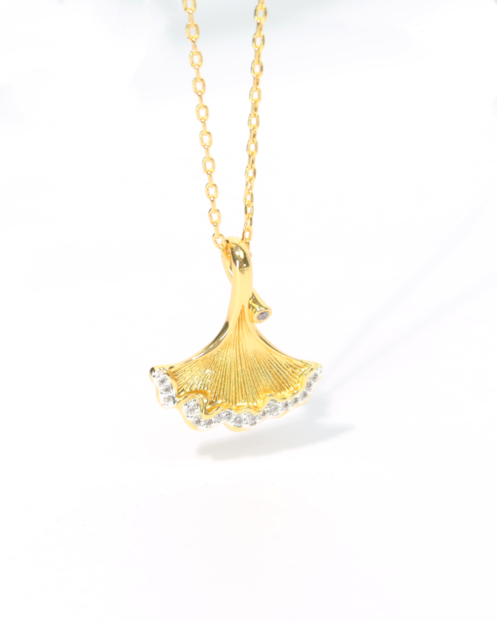 18K gold zircon inlaid deals pt950 leaf feather necklace