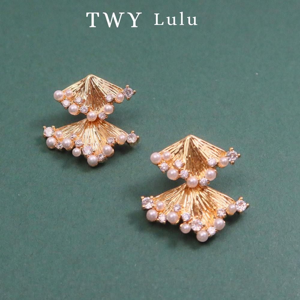 
                      
                        Garden Leave Earring Eco Brass 18k Gold Plating
                      
                    