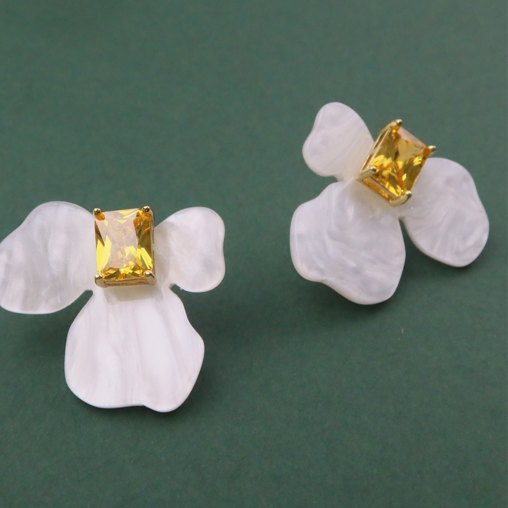 Isabella floral earring (yellow zircon)