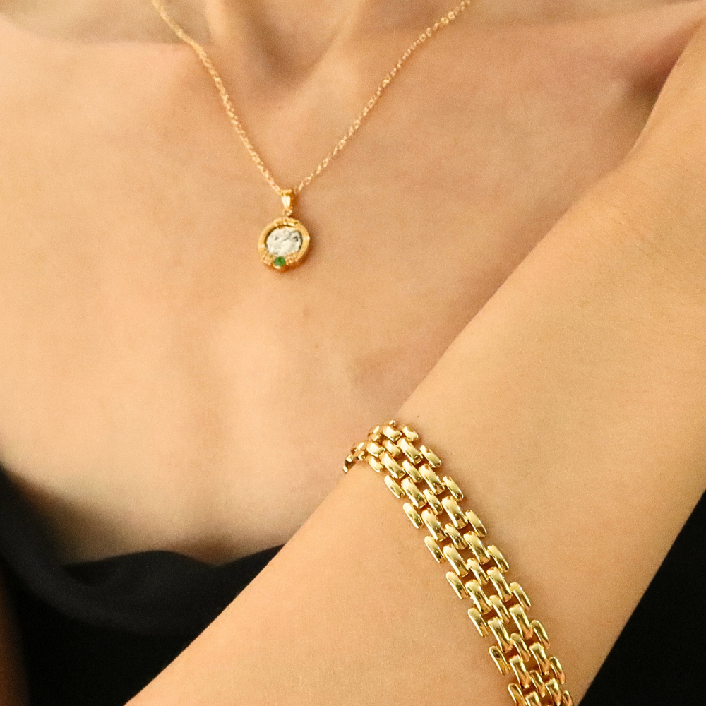 
                      
                        Watch chain bracelet 18k gold plating
                      
                    