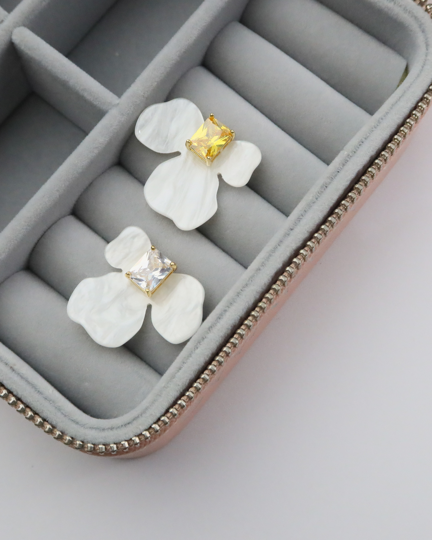 Isabella floral earring (yellow zircon)