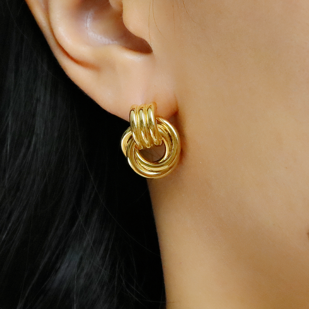 
                      
                        Hugo twist gold stud
                      
                    