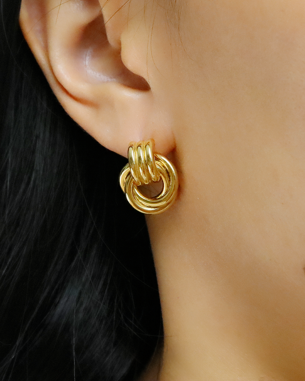 Hugo twist gold stud