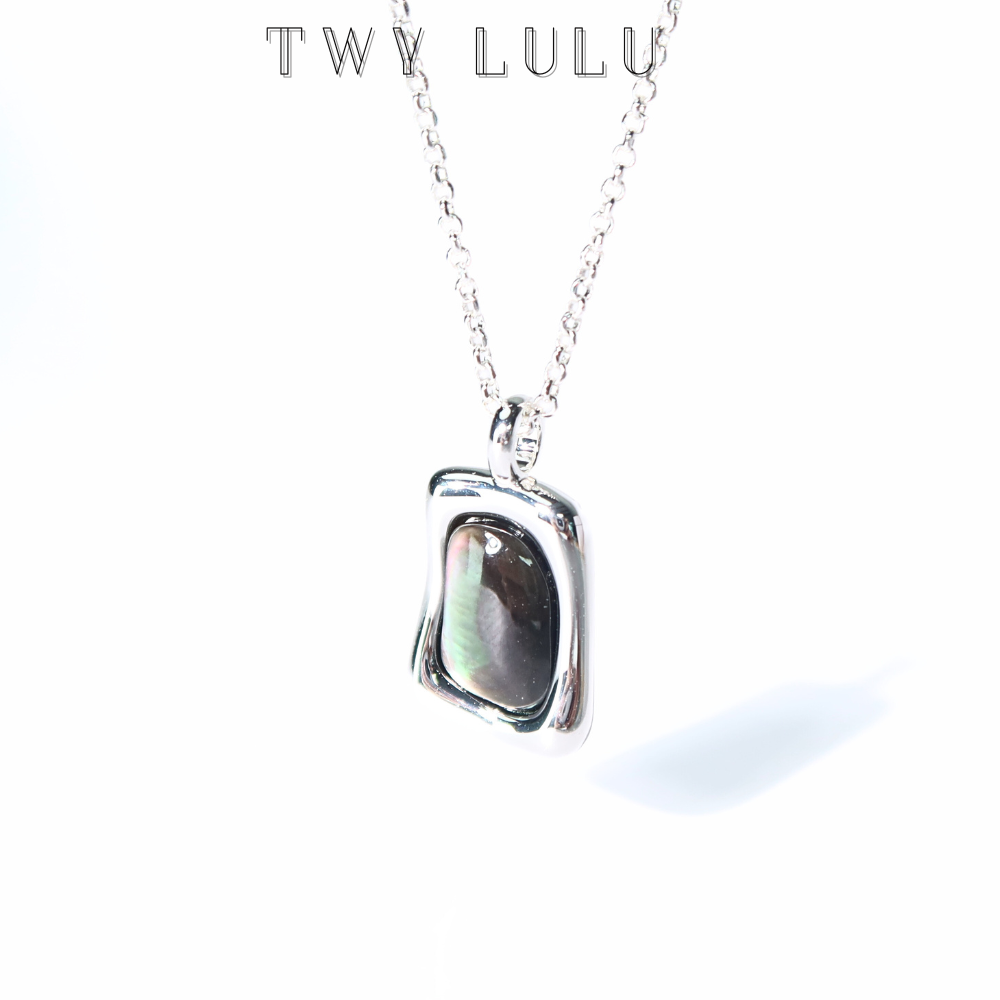 Oyster pendant silver necklace