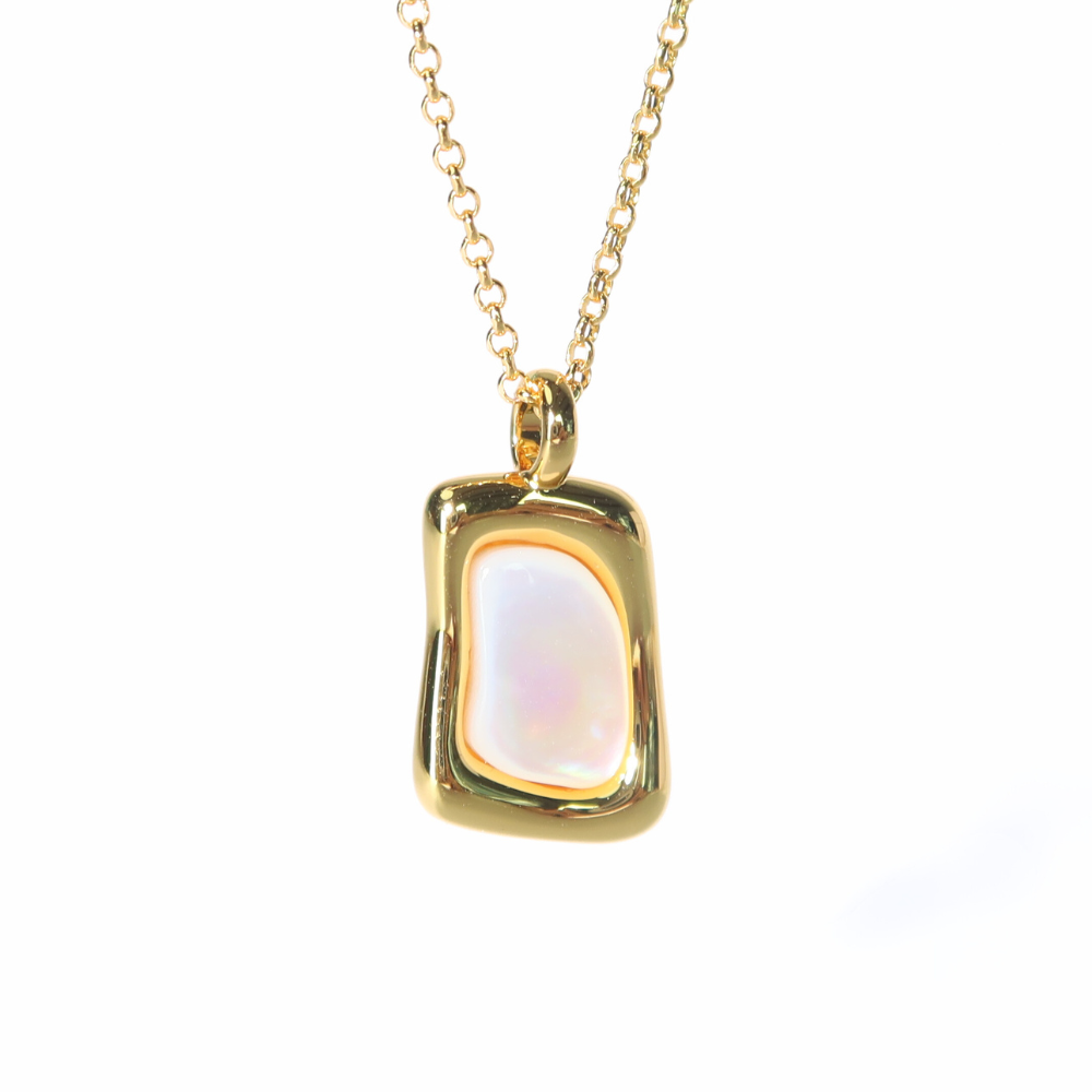 
                      
                        Mothershell pendant gold necklace
                      
                    