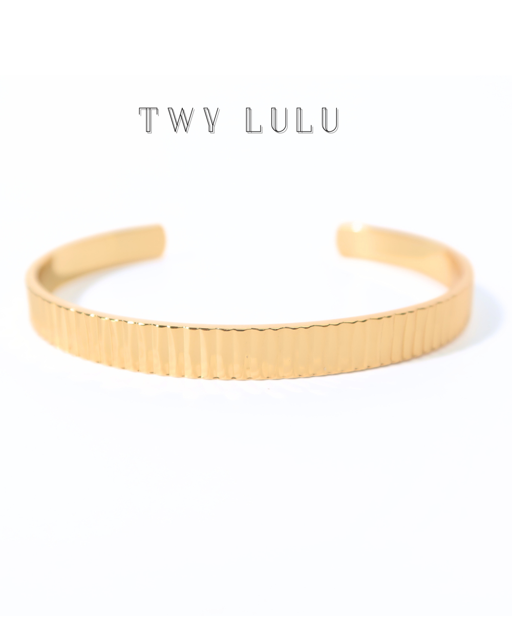 Eva gold bangle