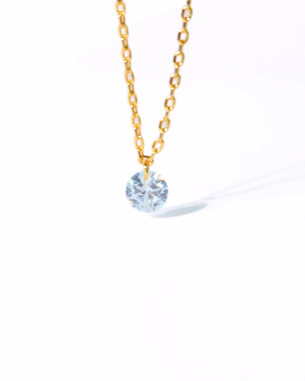 Float diamond necklace -Blue