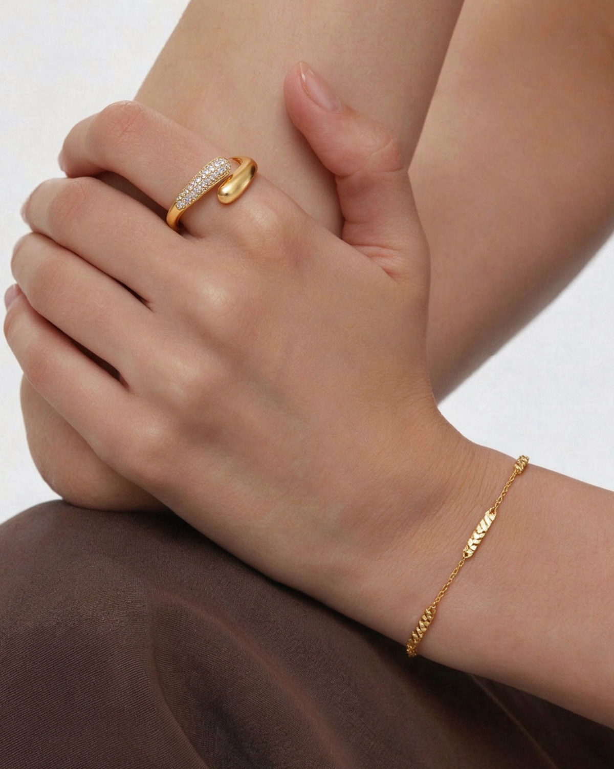Larry zircon ring -gold