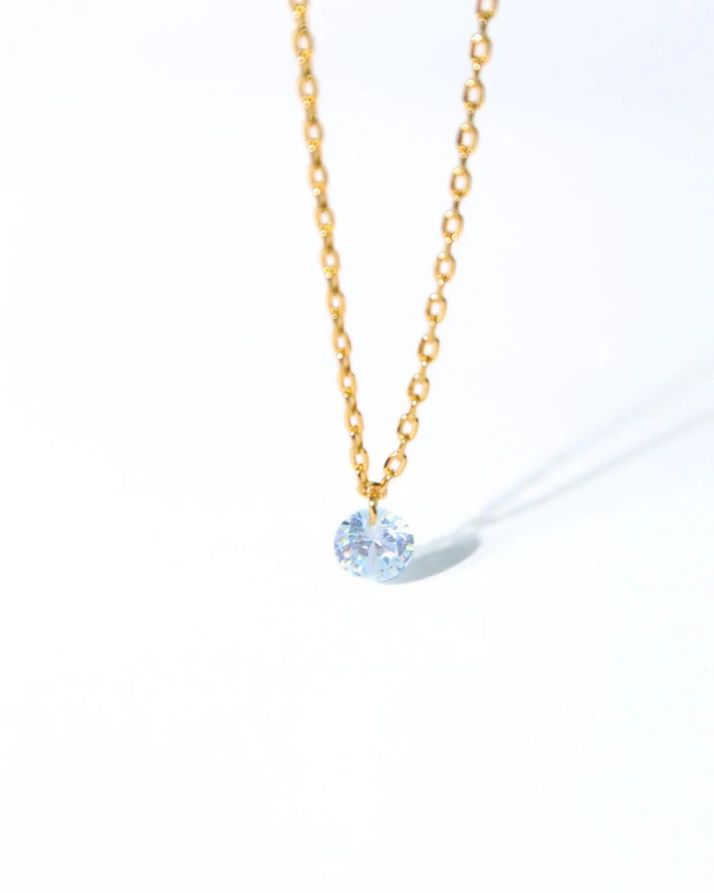 Float diamond necklace -Blue