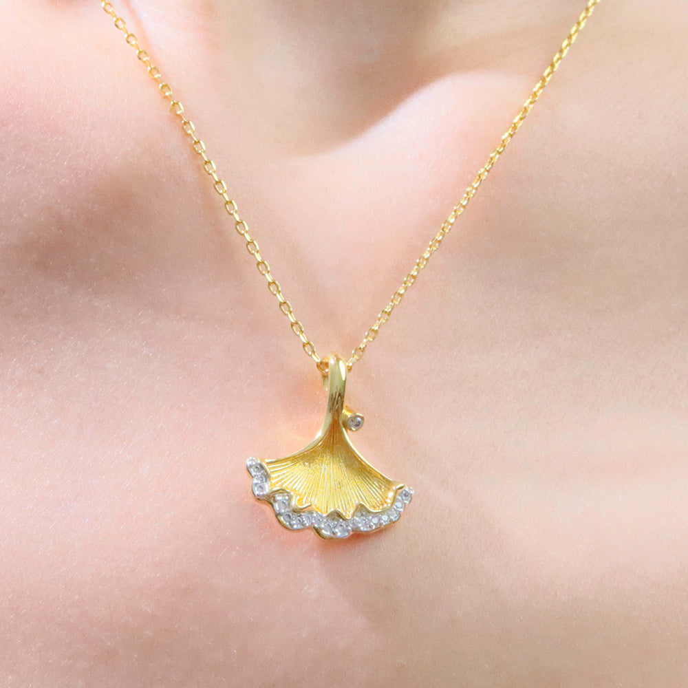 
                      
                        Maple Leaf zircon necklace
                      
                    