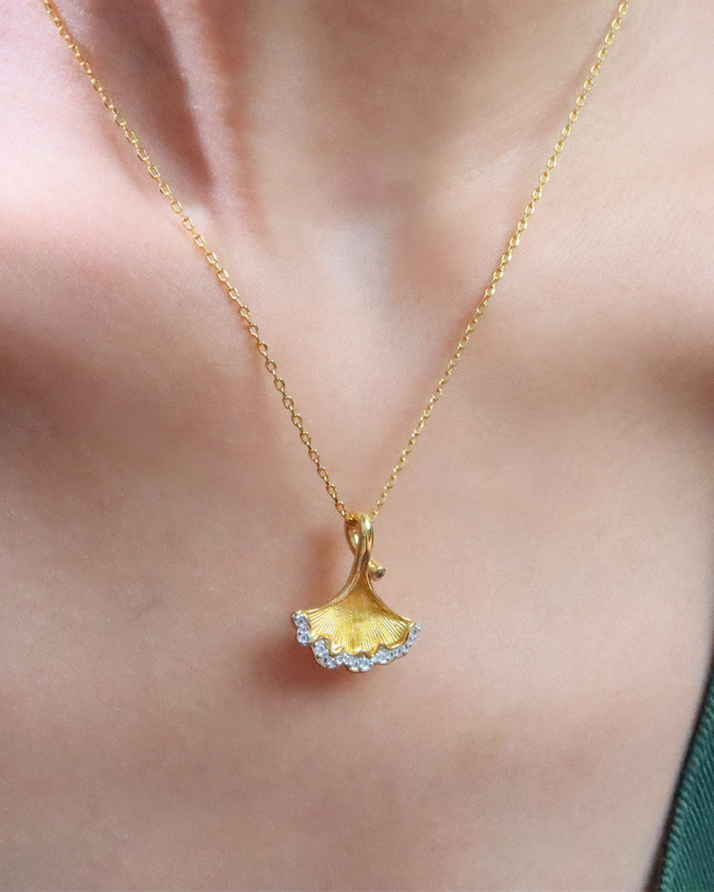 Maple Leaf zircon necklace