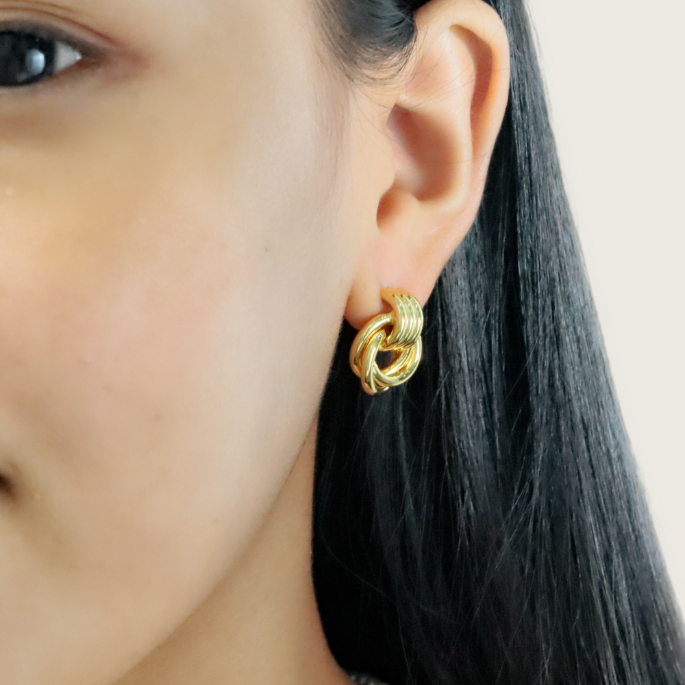 Hugo twist gold stud