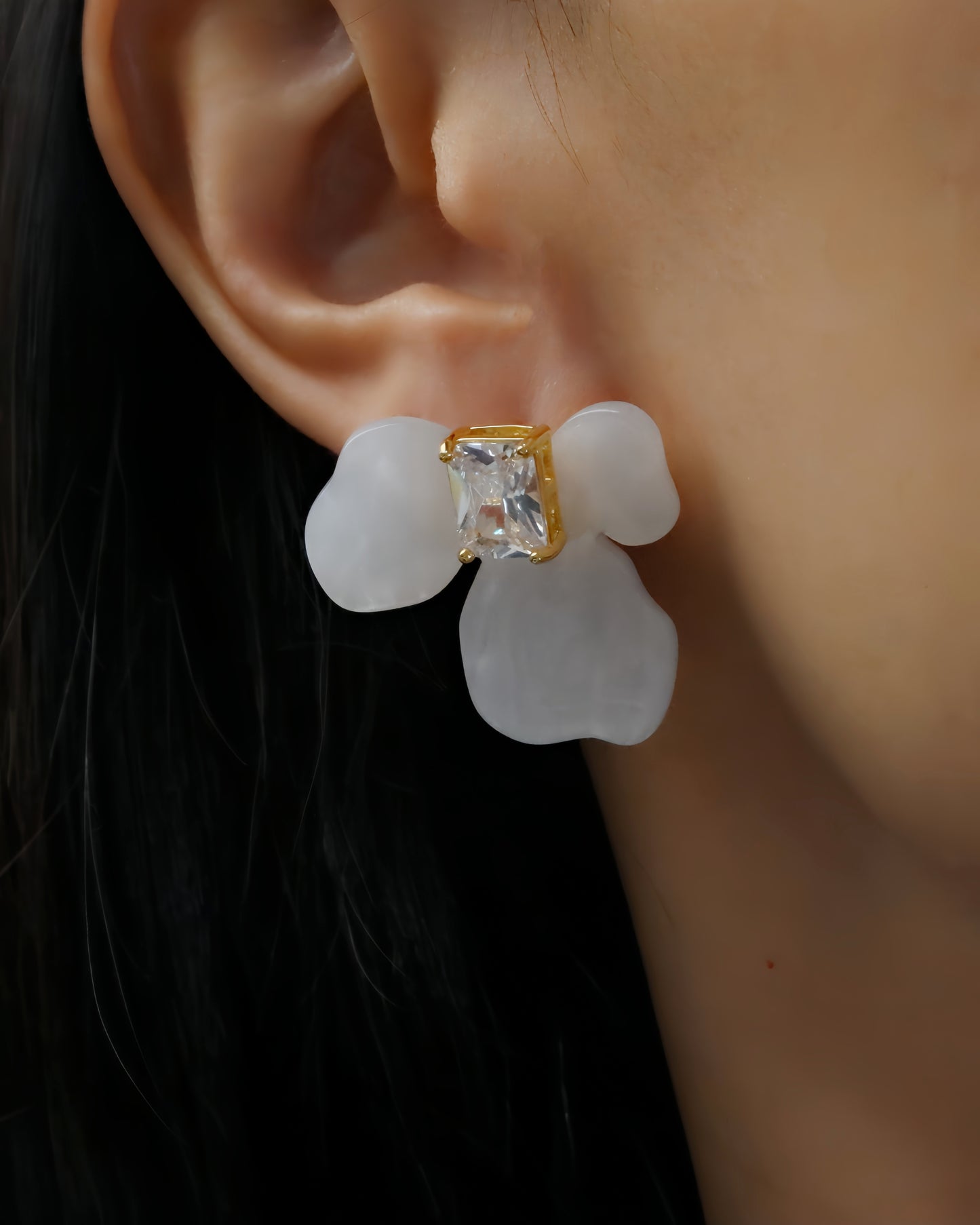 Isabella floral earring (white zircon )
