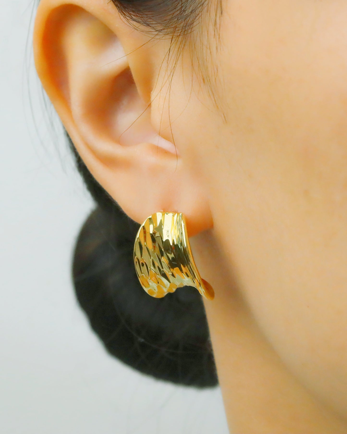 Shine gold earring