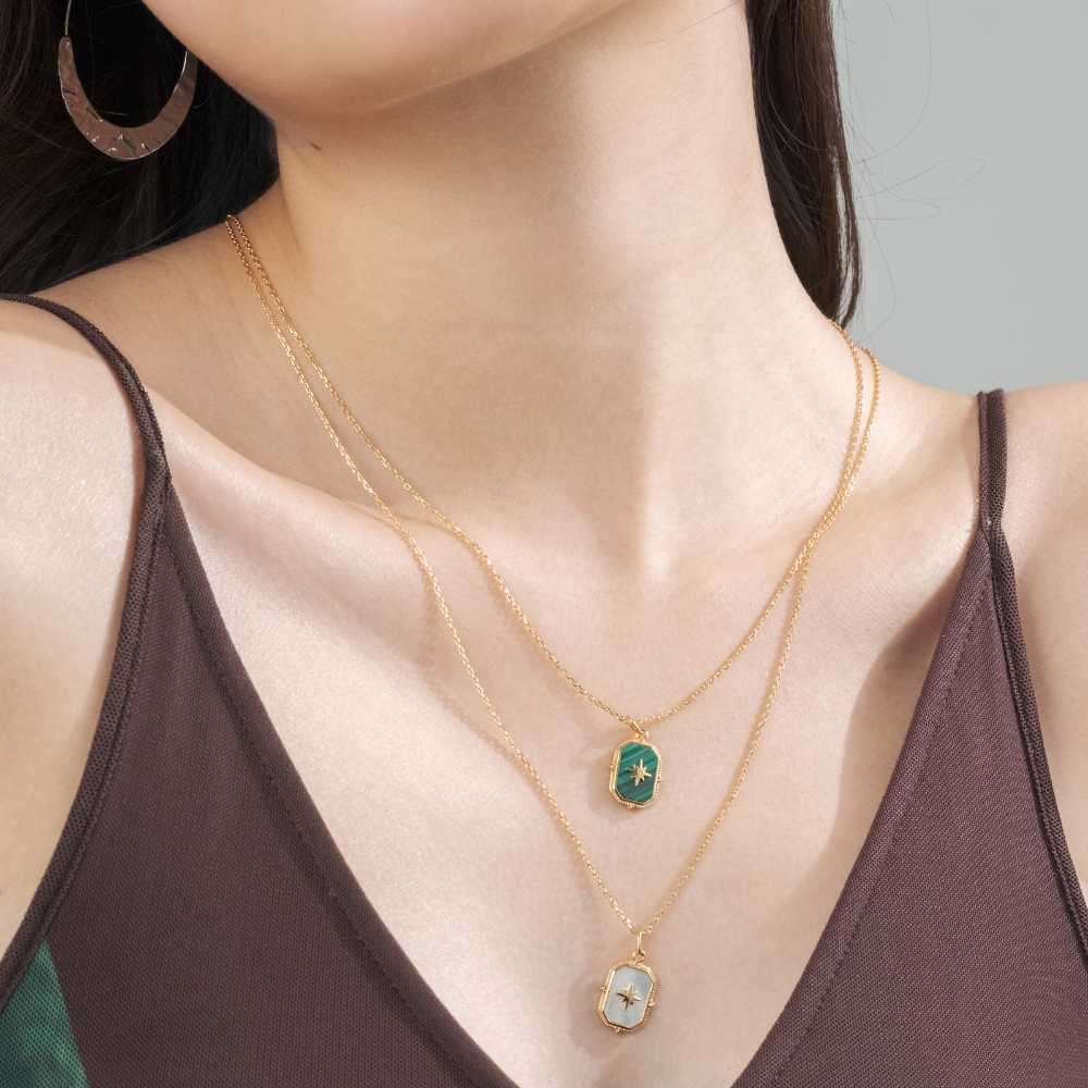 
                      
                        Wenda Malachite long necklace
                      
                    